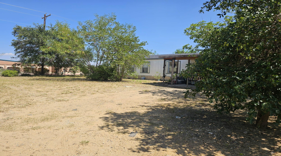 613 Valeria Lp, Laredo, Texas 78046, 3 Bedrooms Bedrooms, 5 Rooms Rooms,2 BathroomsBathrooms,Residential,For Sale,613 Valeria Lp,20264074