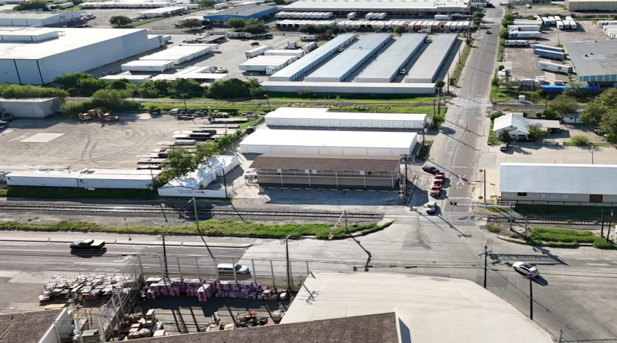 5810 Santa Maria Ave, Laredo, Texas 78045-3055, 1 Room Rooms,1 BathroomBathrooms,Commercial retail/office,For Rent,5810 Santa Maria Ave,20264081