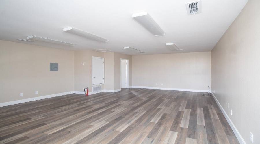 5810 Santa Maria Ave, Laredo, Texas 78045-3055, 1 Room Rooms,1 BathroomBathrooms,Commercial retail/office,For Rent,5810 Santa Maria Ave,20264081