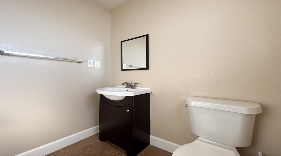 5810 Santa Maria Ave, Laredo, Texas 78045-3055, 1 Room Rooms,1 BathroomBathrooms,Commercial retail/office,For Rent,5810 Santa Maria Ave,20264081