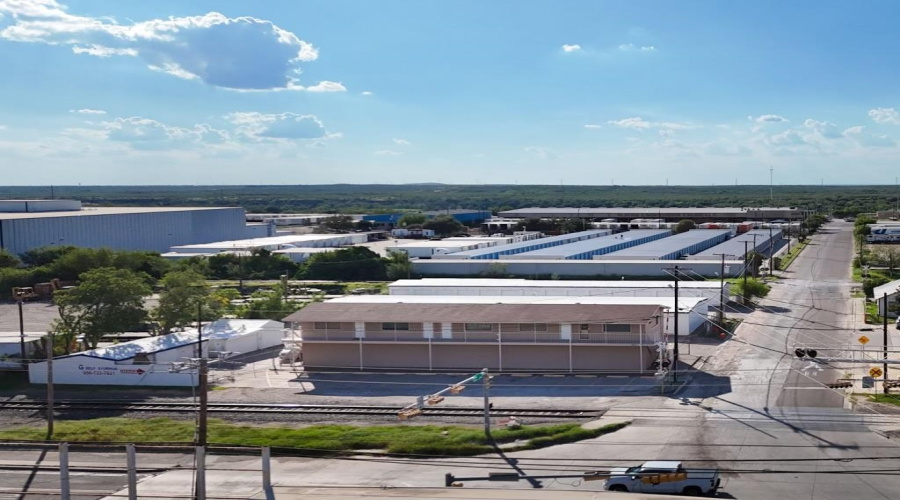 5810 Santa Maria Ave, Laredo, Texas 78045-3055, 1 Room Rooms,1 BathroomBathrooms,Commercial retail/office,For Rent,5810 Santa Maria Ave,20264081