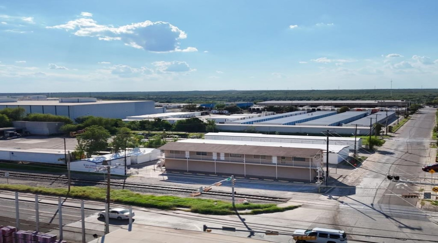 5810 Santa Maria Ave, Laredo, Texas 78045-3055, 1 Room Rooms,1 BathroomBathrooms,Commercial retail/office,For Rent,5810 Santa Maria Ave,20264081