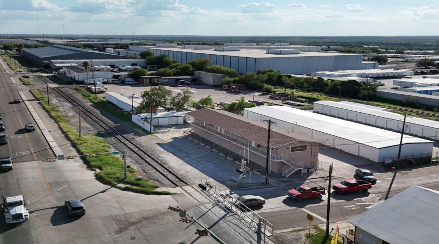 5810 Santa Maria Ave, Laredo, Texas 78045-3055, 1 Room Rooms,1 BathroomBathrooms,Commercial retail/office,For Rent,5810 Santa Maria Ave,20264081