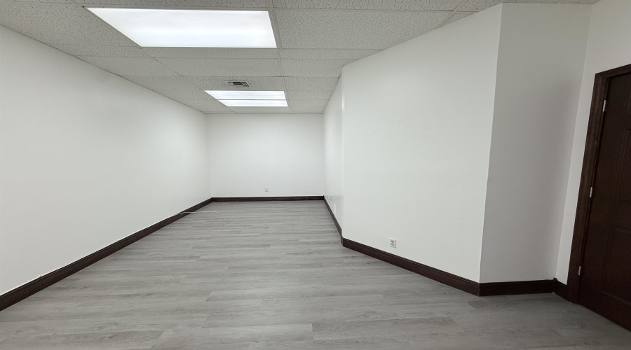 5601 San Dario Ave, Laredo, Texas 78041, ,3 BathroomsBathrooms,Commercial retail/office,For Rent,5601 San Dario Ave,20264087