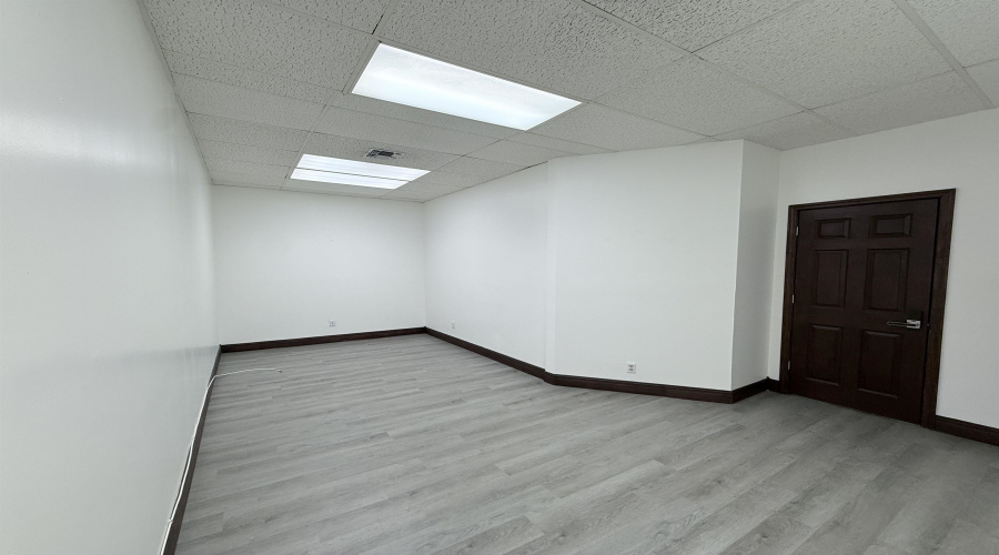5601 San Dario Ave, Laredo, Texas 78041, ,3 BathroomsBathrooms,Commercial retail/office,For Rent,5601 San Dario Ave,20264087