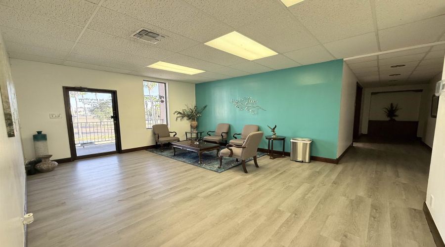 5601 San Dario Ave, Laredo, Texas 78041, 1 Room Rooms,3 BathroomsBathrooms,Commercial retail/office,For Rent,5601 San Dario Ave,20264088