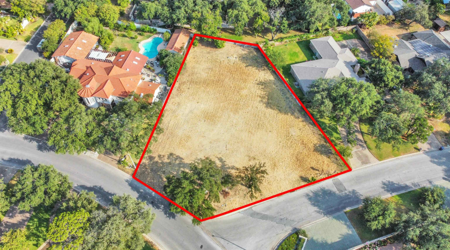 325 Manor Rd, LAREDO, Texas 78041, ,Land,For Sale,325 Manor Rd,20264084