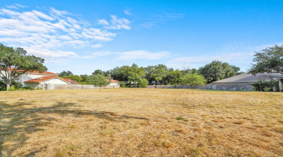 325 Manor Rd, LAREDO, Texas 78041, ,Land,For Sale,325 Manor Rd,20264084
