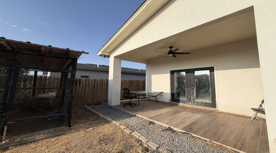 1432 Los Estribos Dr., Laredo, Texas 78046, 3 Bedrooms Bedrooms, 4 Rooms Rooms,2 BathroomsBathrooms,Residential,For Sale,1432 Los Estribos Dr.,20264075