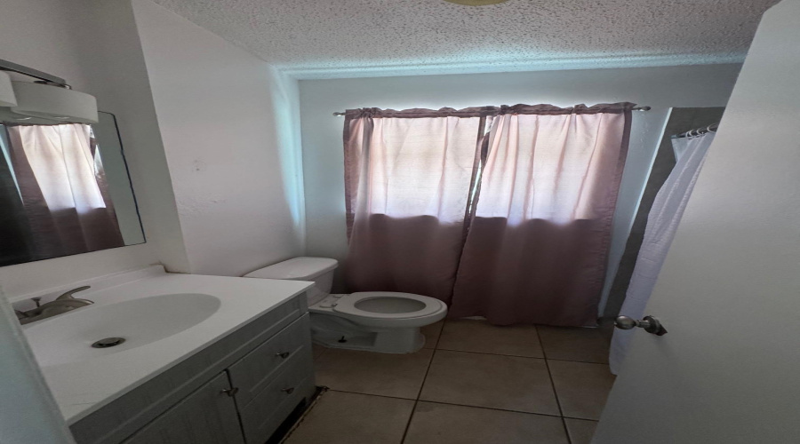 304 Richmond Ct, Laredo, Texas 78045, 3 Bedrooms Bedrooms, 7 Rooms Rooms,2 BathroomsBathrooms,Residential,For Rent,304 Richmond Ct,20264076