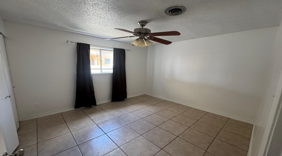 304 Richmond Ct, Laredo, Texas 78045, 3 Bedrooms Bedrooms, 7 Rooms Rooms,2 BathroomsBathrooms,Residential,For Rent,304 Richmond Ct,20264076
