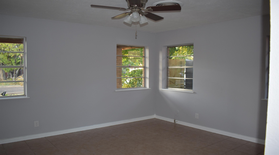 3313 Cortez Blvd, Laredo, Texas 78046-4106, 3 Bedrooms Bedrooms, 5 Rooms Rooms,2 BathroomsBathrooms,Residential,For Sale,3313 Cortez Blvd,20264079