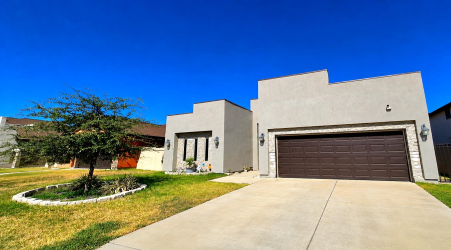 2708 Taurus Dr., Laredo, Texas 78046, 3 Bedrooms Bedrooms, 7 Rooms Rooms,3 BathroomsBathrooms,Residential,For Sale,2708 Taurus Dr.,20264082