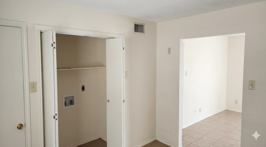 3202 Chacota St, Laredo, Texas 78046, 3 Bedrooms Bedrooms, 5 Rooms Rooms,1 BathroomBathrooms,Residential,For Rent,3202 Chacota St,20264083