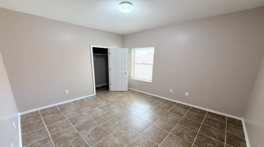11307 Kirby Dr, Laredo, Texas 78045, 3 Bedrooms Bedrooms, 5 Rooms Rooms,2 BathroomsBathrooms,Residential,For Rent,11307 Kirby Dr,20264086