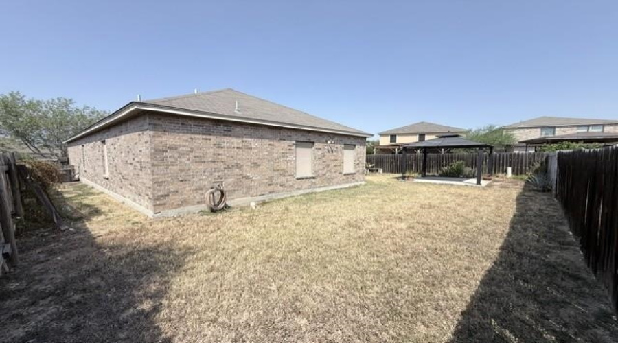 11307 Kirby Dr, Laredo, Texas 78045, 3 Bedrooms Bedrooms, 5 Rooms Rooms,2 BathroomsBathrooms,Residential,For Rent,11307 Kirby Dr,20264086