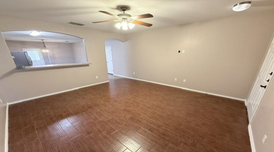 11307 Kirby Dr, Laredo, Texas 78045, 3 Bedrooms Bedrooms, 5 Rooms Rooms,2 BathroomsBathrooms,Residential,For Rent,11307 Kirby Dr,20264086