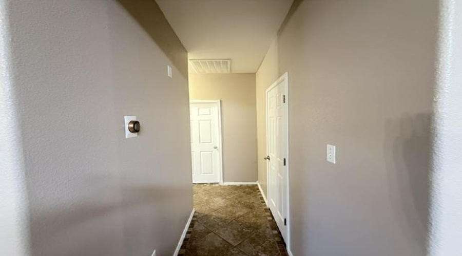 11307 Kirby Dr, Laredo, Texas 78045, 3 Bedrooms Bedrooms, 5 Rooms Rooms,2 BathroomsBathrooms,Residential,For Rent,11307 Kirby Dr,20264086
