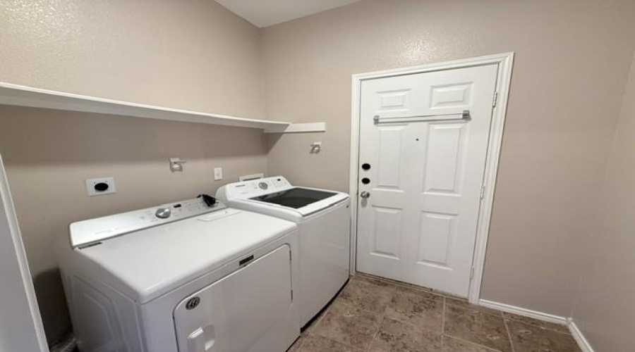 11307 Kirby Dr, Laredo, Texas 78045, 3 Bedrooms Bedrooms, 5 Rooms Rooms,2 BathroomsBathrooms,Residential,For Rent,11307 Kirby Dr,20264086