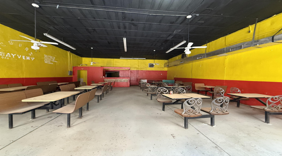 1307 Hidalgo St, Laredo, Texas 78040-0000, 6 Rooms Rooms,4 BathroomsBathrooms,Commercial retail/office,For Sale,1307 Hidalgo St,20264094