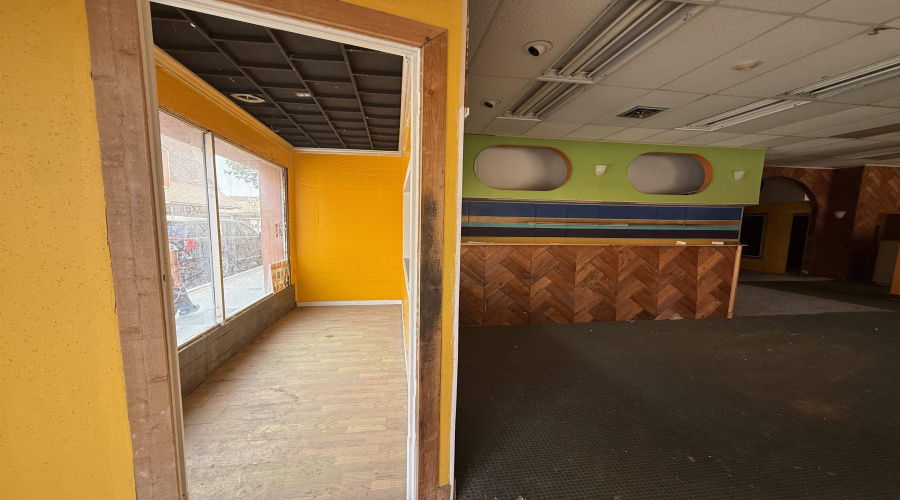 1307 Hidalgo St, Laredo, Texas 78040-0000, 6 Rooms Rooms,4 BathroomsBathrooms,Commercial retail/office,For Sale,1307 Hidalgo St,20264094