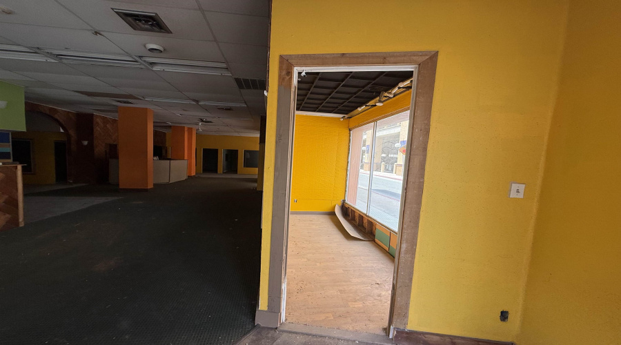 1307 Hidalgo St, Laredo, Texas 78040-0000, 6 Rooms Rooms,4 BathroomsBathrooms,Commercial retail/office,For Sale,1307 Hidalgo St,20264094