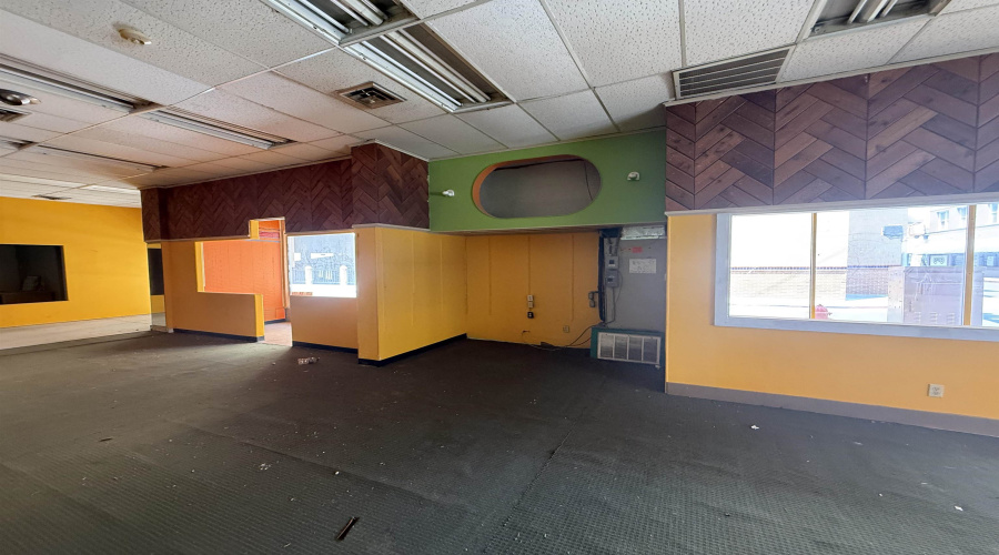 1307 Hidalgo St, Laredo, Texas 78040-0000, 6 Rooms Rooms,4 BathroomsBathrooms,Commercial retail/office,For Sale,1307 Hidalgo St,20264094