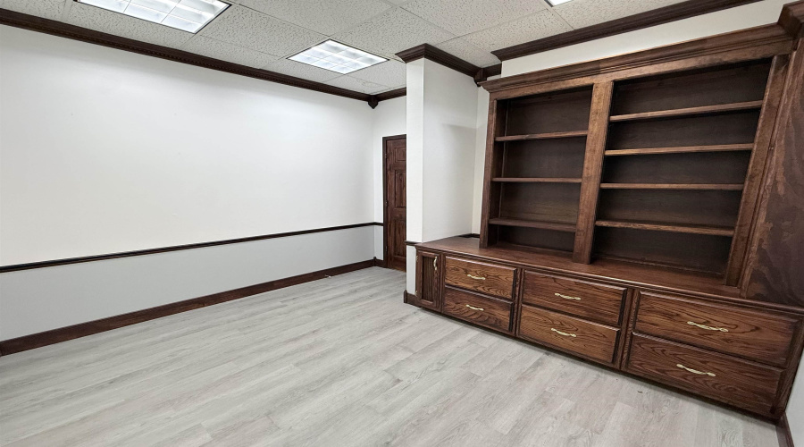 5601 San Dario Ave, Laredo, Texas 78041, 1 Room Rooms,3 BathroomsBathrooms,Commercial retail/office,For Rent,5601 San Dario Ave,20264095