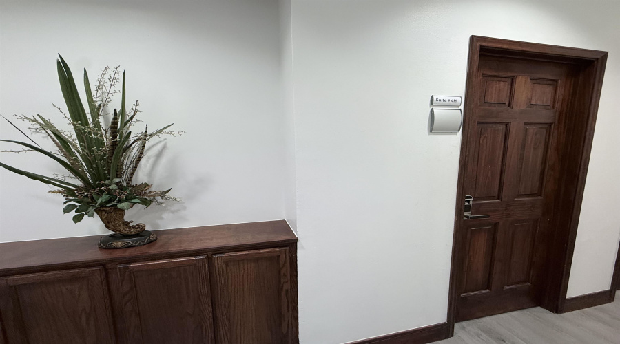 5601 San Dario Ave, Laredo, Texas 78041, 1 Room Rooms,3 BathroomsBathrooms,Commercial retail/office,For Rent,5601 San Dario Ave,20264095