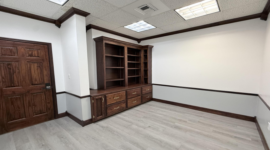 5601 San Dario Ave, Laredo, Texas 78041, 1 Room Rooms,3 BathroomsBathrooms,Commercial retail/office,For Rent,5601 San Dario Ave,20264095