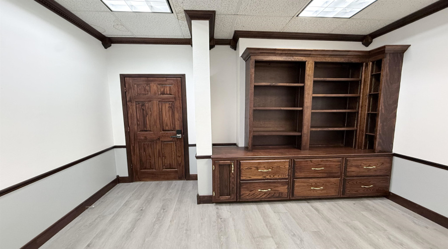 5601 San Dario Ave, Laredo, Texas 78041, 1 Room Rooms,3 BathroomsBathrooms,Commercial retail/office,For Rent,5601 San Dario Ave,20264095