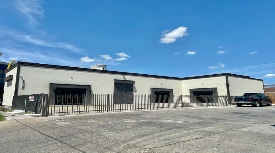 1113 San Bernardo Ave, Laredo, Texas 78040, 1 Room Rooms,1 BathroomBathrooms,Commercial retail/office,For Rent,1113 San Bernardo Ave,20264097