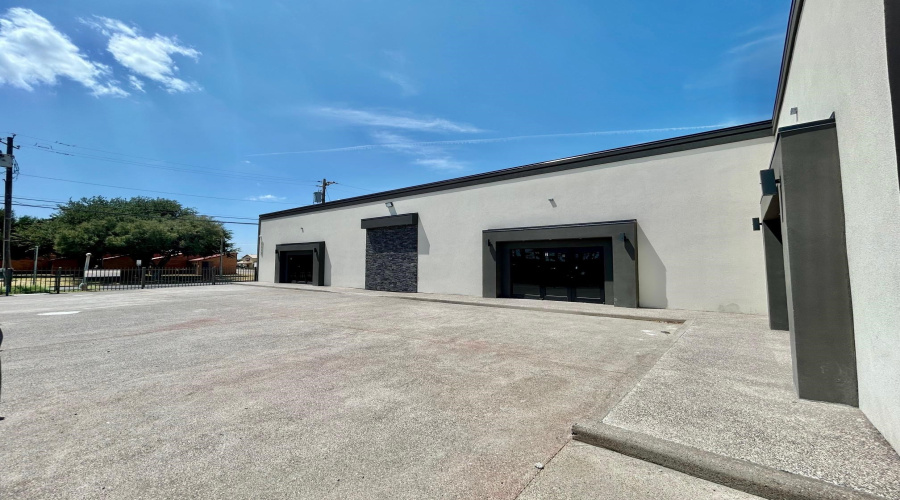 1113 San Bernardo Ave, Laredo, Texas 78040, 1 Room Rooms,1 BathroomBathrooms,Commercial retail/office,For Rent,1113 San Bernardo Ave,20264097