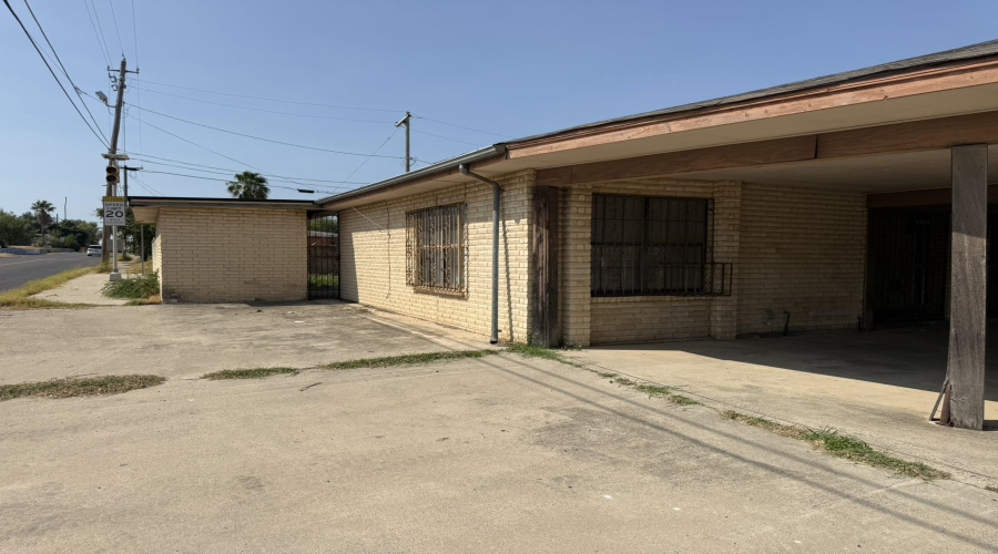 2121 San Jose St, Laredo, Texas 78043, 4 Bedrooms Bedrooms, 6 Rooms Rooms,2 BathroomsBathrooms,Residential,For Sale,2121 San Jose St,20264096