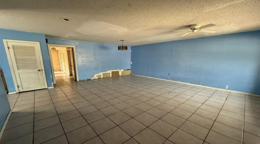 2121 San Jose St, Laredo, Texas 78043, 4 Bedrooms Bedrooms, 6 Rooms Rooms,2 BathroomsBathrooms,Residential,For Sale,2121 San Jose St,20264096
