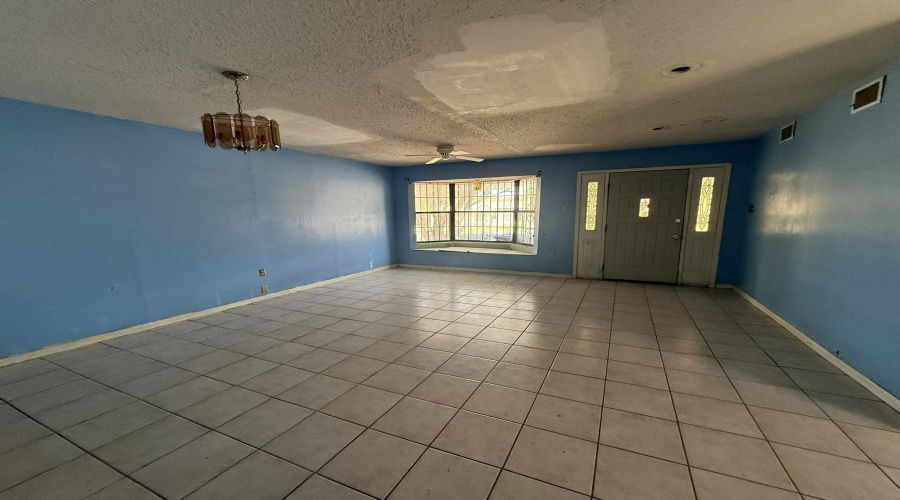 2121 San Jose St, Laredo, Texas 78043, 4 Bedrooms Bedrooms, 6 Rooms Rooms,2 BathroomsBathrooms,Residential,For Sale,2121 San Jose St,20264096