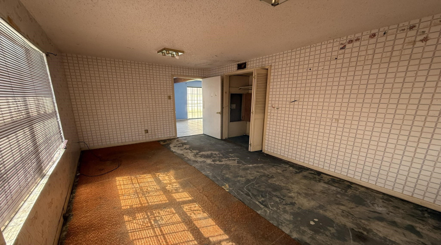 2121 San Jose St, Laredo, Texas 78043, 4 Bedrooms Bedrooms, 6 Rooms Rooms,2 BathroomsBathrooms,Residential,For Sale,2121 San Jose St,20264096