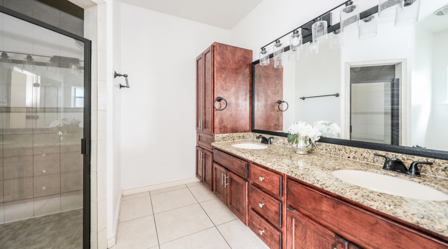 3921 Aidin St, laredo, Texas 78045, 3 Bedrooms Bedrooms, 3 Rooms Rooms,2 BathroomsBathrooms,Residential,For Rent,3921 Aidin St,20264098
