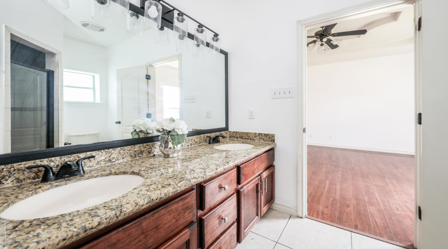 3921 Aidin St, laredo, Texas 78045, 3 Bedrooms Bedrooms, 3 Rooms Rooms,2 BathroomsBathrooms,Residential,For Rent,3921 Aidin St,20264098
