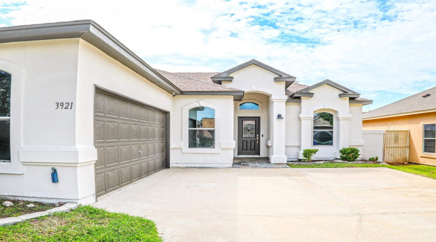 3921 Aidin St, laredo, Texas 78045, 3 Bedrooms Bedrooms, 3 Rooms Rooms,2 BathroomsBathrooms,Residential,For Rent,3921 Aidin St,20264098