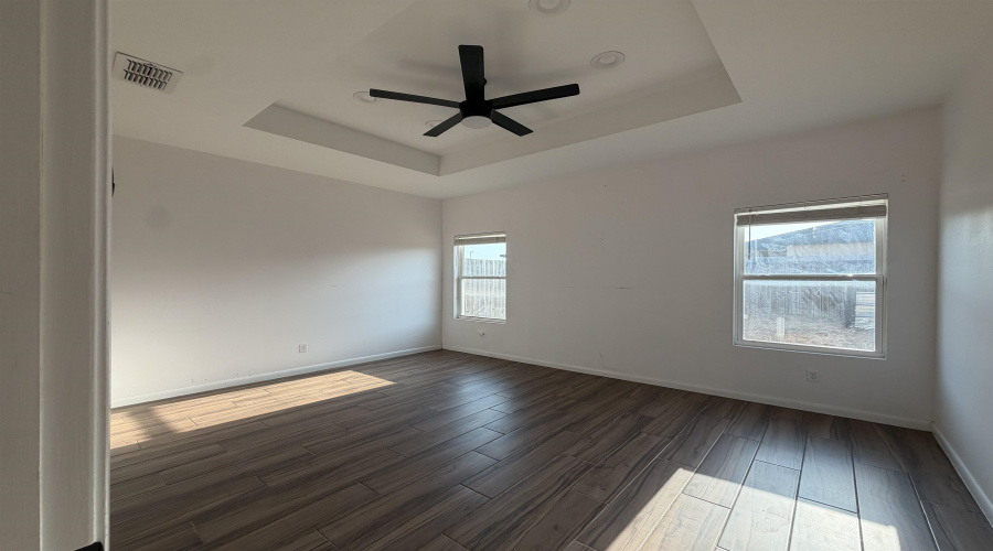 1432 Los Estribos Dr., Laredo, Texas 78046, 3 Bedrooms Bedrooms, 4 Rooms Rooms,2 BathroomsBathrooms,Residential,For Rent,1432 Los Estribos Dr.,20264100