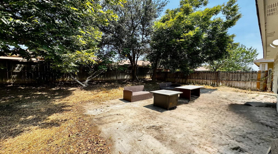 11147 Salado Dr, Laredo, Texas 78045-7375, 3 Bedrooms Bedrooms, 6 Rooms Rooms,2 BathroomsBathrooms,Residential,For Sale,11147 Salado Dr,20264101