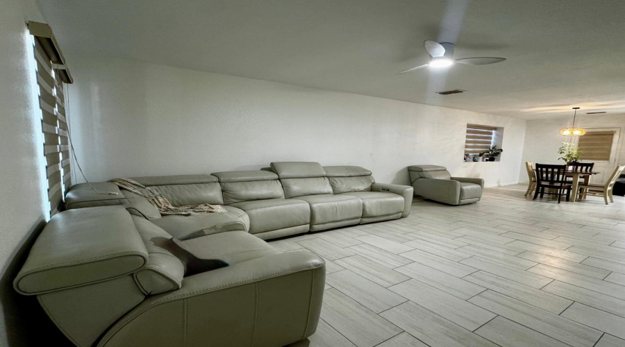 11147 Salado Dr, Laredo, Texas 78045-7375, 3 Bedrooms Bedrooms, 6 Rooms Rooms,2 BathroomsBathrooms,Residential,For Sale,11147 Salado Dr,20264101