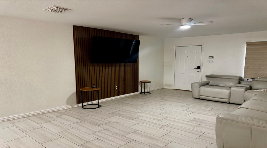 11147 Salado Dr, Laredo, Texas 78045-7375, 3 Bedrooms Bedrooms, 6 Rooms Rooms,2 BathroomsBathrooms,Residential,For Sale,11147 Salado Dr,20264101
