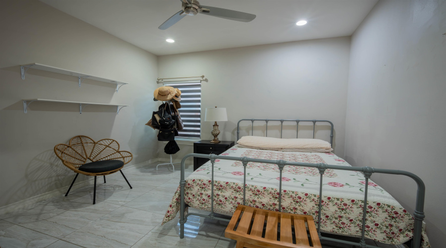 216 Twin Oak Dr, LAREDO, Texas 78045-6857, 4 Bedrooms Bedrooms, 5 Rooms Rooms,4 BathroomsBathrooms,Residential,For Sale,216 Twin Oak Dr,20264103