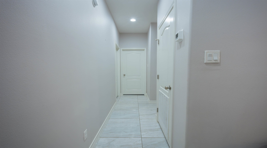 216 Twin Oak Dr, LAREDO, Texas 78045-6857, 4 Bedrooms Bedrooms, 5 Rooms Rooms,4 BathroomsBathrooms,Residential,For Sale,216 Twin Oak Dr,20264103