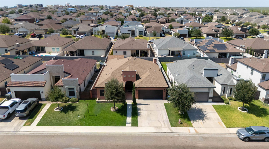 216 Twin Oak Dr, LAREDO, Texas 78045-6857, 4 Bedrooms Bedrooms, 5 Rooms Rooms,4 BathroomsBathrooms,Residential,For Sale,216 Twin Oak Dr,20264103