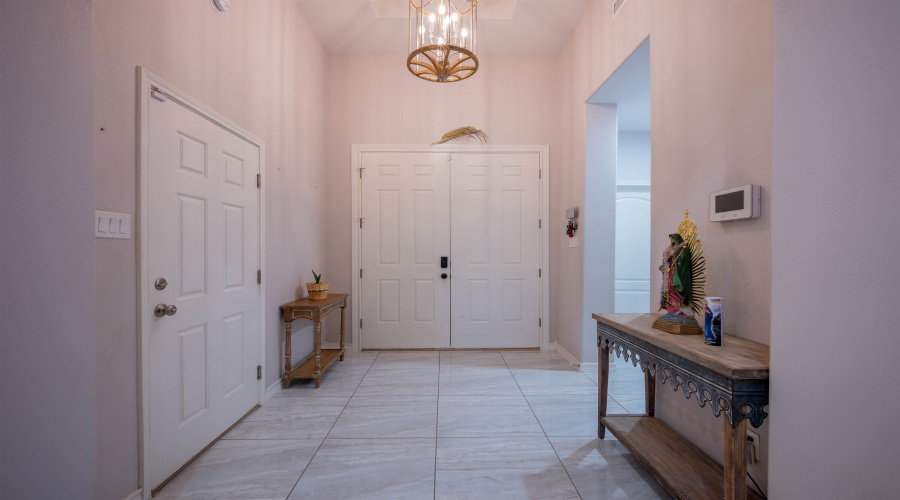 216 Twin Oak Dr, LAREDO, Texas 78045-6857, 4 Bedrooms Bedrooms, 5 Rooms Rooms,4 BathroomsBathrooms,Residential,For Sale,216 Twin Oak Dr,20264103