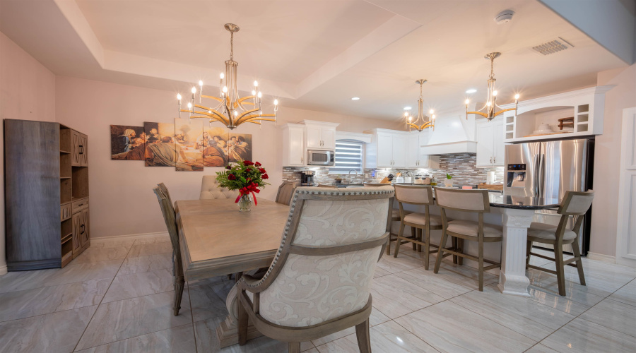 216 Twin Oak Dr, LAREDO, Texas 78045-6857, 4 Bedrooms Bedrooms, 5 Rooms Rooms,4 BathroomsBathrooms,Residential,For Sale,216 Twin Oak Dr,20264103