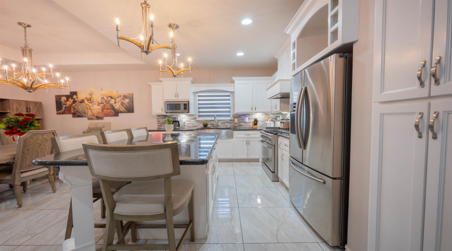 216 Twin Oak Dr, LAREDO, Texas 78045-6857, 4 Bedrooms Bedrooms, 5 Rooms Rooms,4 BathroomsBathrooms,Residential,For Sale,216 Twin Oak Dr,20264103